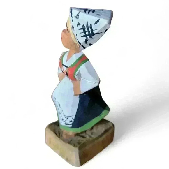 Romanian Woman Figurine In Traditional Folk Costume Wood Hand Carved Vintage - Picture 6 of 10